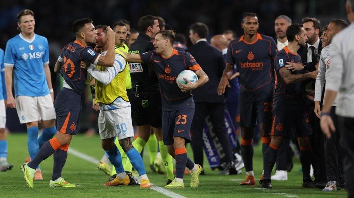 Chivu: Inter Milan vs Napoli, Energi Terkuras dalam Perdebatan Sembari Lihat Bench Diam!