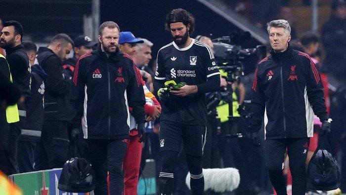 **Scholes: Absen Alisson, Liverpool Terpuruk di Liga Premier**