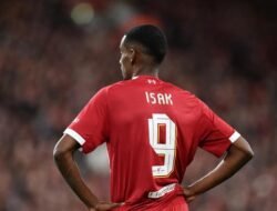Isak Bapuk di Liverpool, Penggantinya di Newcastle Malah Gacor: Kisah Ciamik di Premier League