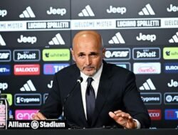 Spalletti Ingkar Janji, Hujan Kritik dari Fans Napoli