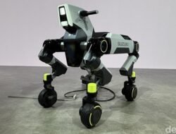 **Suzuki Perkenalkan Robot Hewan Berkendara yang Bisa Ditunggangi**