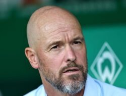 Ten Hag: Apakah Ini Jawaban untuk Krisis Manajerial Wolves?