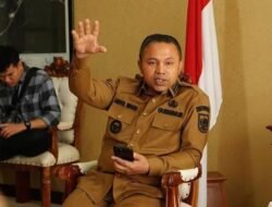 [Intip Garasi Gubernur Riau Abdul Wahid yang Kena OTT KPK: Mobil Mewah dengan Interior Luks]