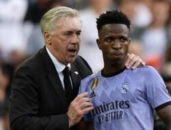 “Vinicius Ngambek ke Alonso, Ancelotti Tegur Tegas di Lapangan!”