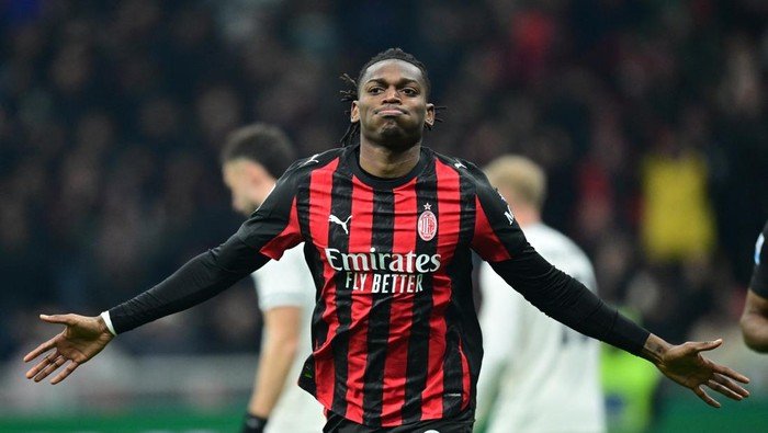 Leao: Dari Penyerang Dadakan Hingga Menjadi Penyelamat Milan di Puncak Tren