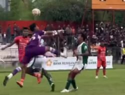 Bola, Kungfu, dan Kejadian Heboh Kiper Liga 4 yang Minta Maaf!