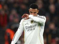 “Konflik Transfer: Apakah Arbeloa Benar-Benar Ingin ‘Buang’ Trent dari Real Madrid?”