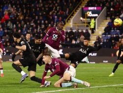 “Burnley Vs Tottenham Hotspur Selesai 2-2: Drama dan Kejutan di Tiap Menit”