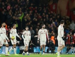 Liverpool Tumbang, Harapan Rusak: Kekalahan yang Menyakitkan di Bawah Lampu Sorot