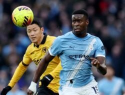 Guehi Menangi Debutnya Bersama City