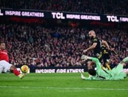 “Arsenal Vs MU Imbang 1-1 di Babak Pertama: Pertandingan yang Memicu Polemik di Fans!”