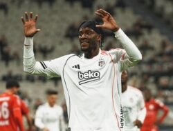 **Besiktas Tebus Abraham dari Roma, Jual Lagi ke Aston Villa**