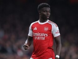 Dari Kebangkitan ke Kebuntuan: Saka dan Arsenal dalam Perjuangan