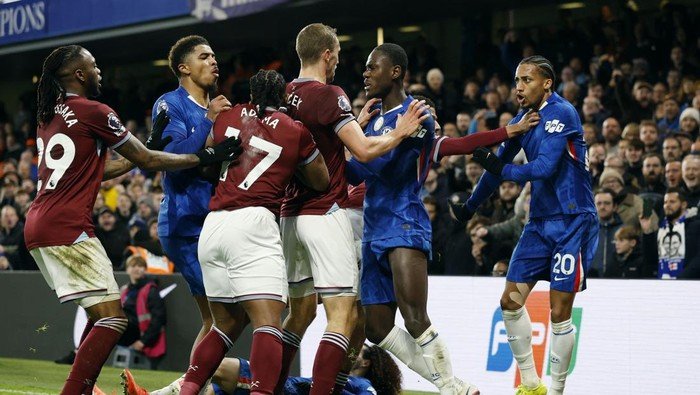 Chelsea Vs West Ham Berujung Ketegangan, Adama Traore Ngamuk, Todibo Ditangkap Wasit