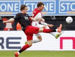 Miliano Jonathans Jadi Pahlawan, Excelsior Vs Ajax Imbang 2-2