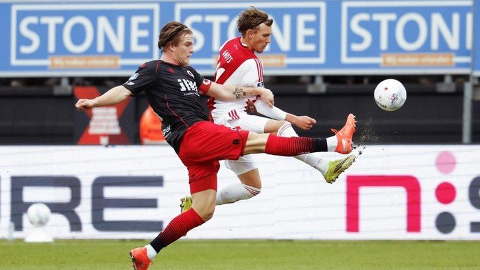 Miliano Jonathans Jadi Pahlawan, Excelsior Vs Ajax Imbang 2-2
