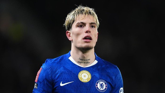 Dari Cemoohan Garnacho hingga Gagal Paham Rosenior: Krisis dalam Dunia Bola