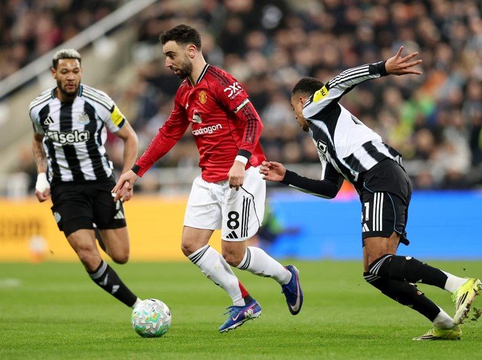 **Newcastle Vs MU: Setan Merah Gagal, 10 Pemain Magpies Beraksi!**