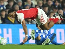 “Jurrien Timber: Bek Rasa Striker yang Menyulap Pertahanan Menjadi Offensif”