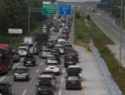 76 Juta Pemudik di Mobil, Stok Bensin di Ambang Kebangkrutan?